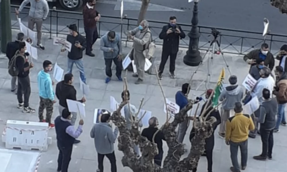 Διαμαρτυρία Πακιστανών εν μέσω πανδημίας στην πρεσβεία της Ινδίας στην Αθήνα